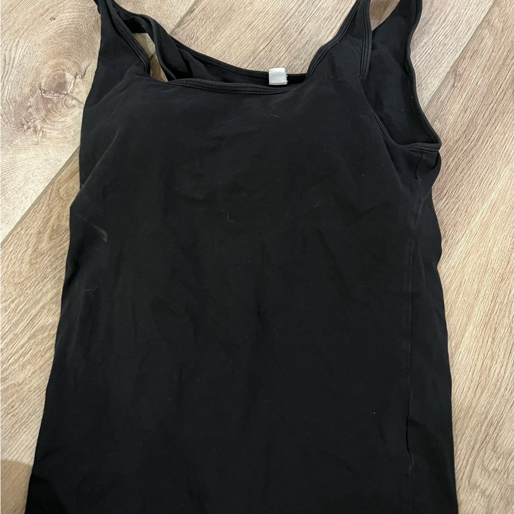 Uniqlo tank top built in bra